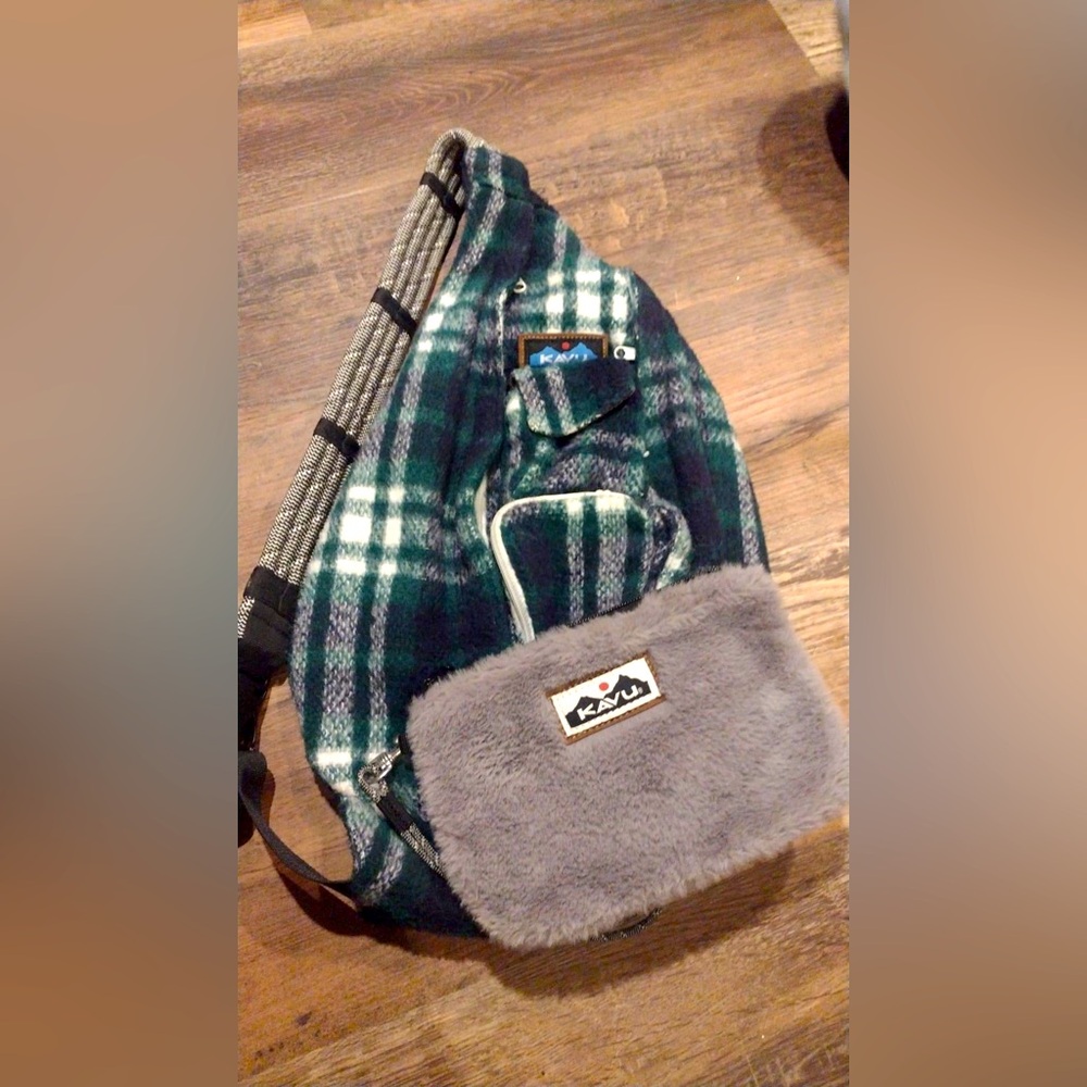 Kavu Sherpa Sling bag and wallet